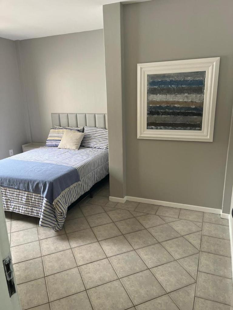 Apartamento Na Melhor Localizacao Da Meia Praia Итапема Екстериор снимка